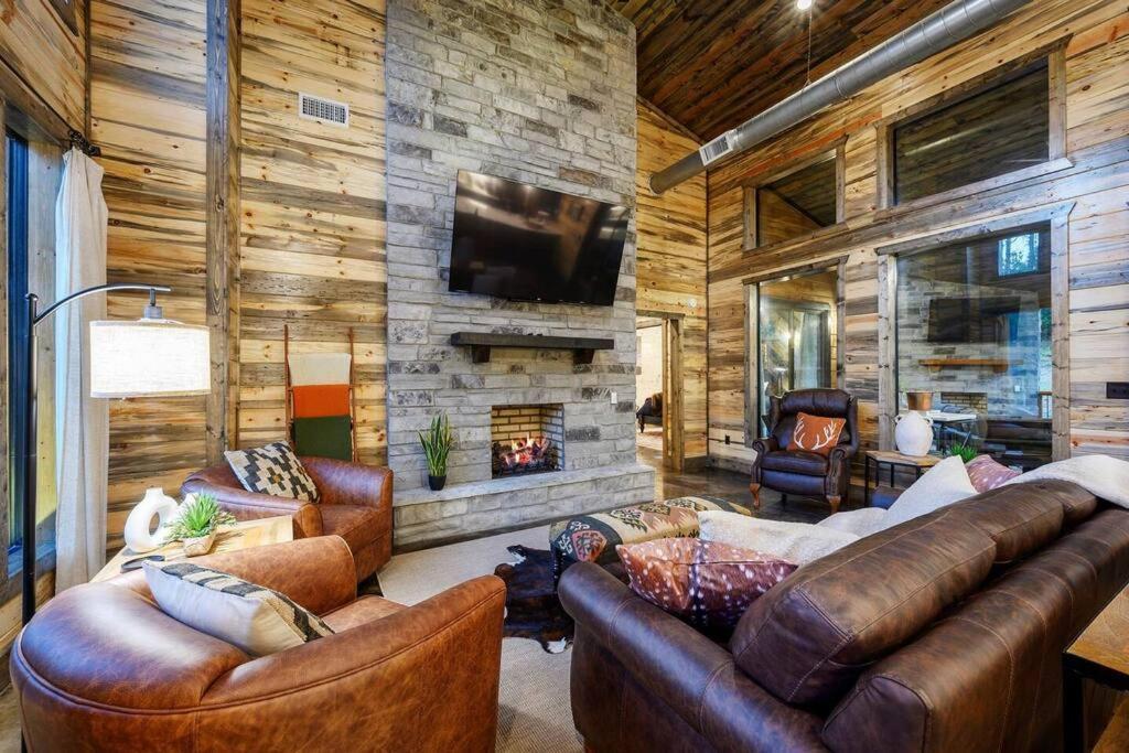 Ember Skye Cabin - 2 Bdr & Bunk Nook/2.5 Bath Broken Bow Extérieur photo