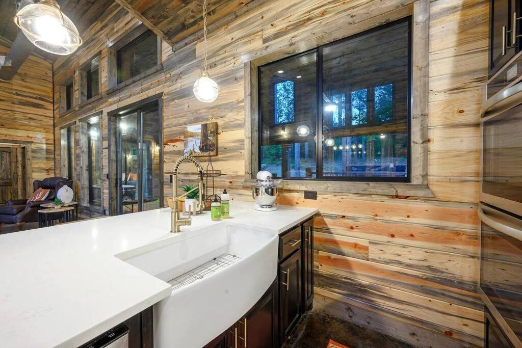 Ember Skye Cabin - 2 Bdr & Bunk Nook/2.5 Bath Broken Bow Extérieur photo