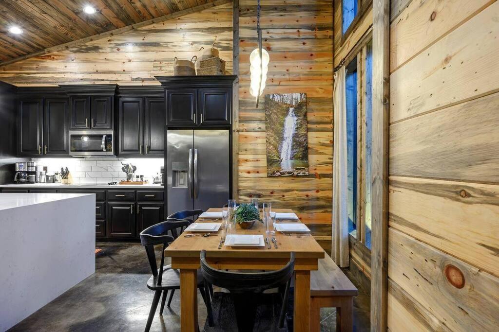 Ember Skye Cabin - 2 Bdr & Bunk Nook/2.5 Bath Broken Bow Extérieur photo